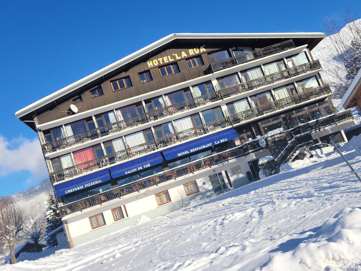 Hotel La Rua Албие-Монрон Екстериор снимка