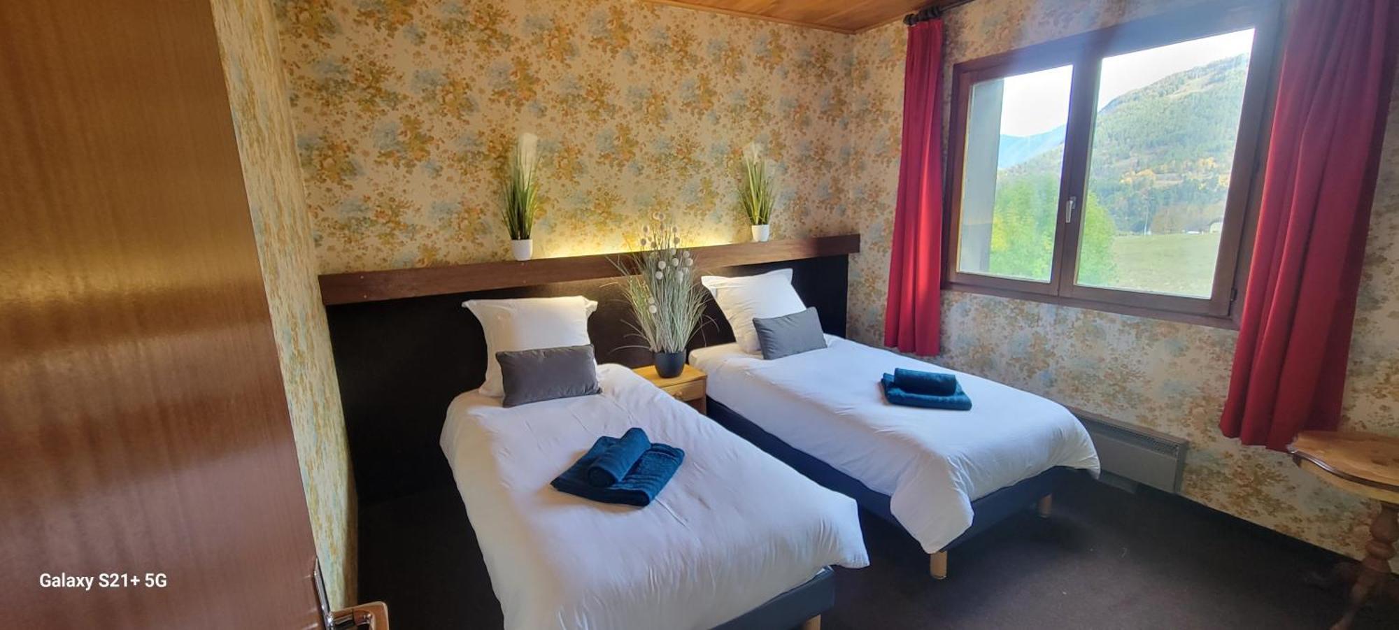 Hotel La Rua Албие-Монрон Екстериор снимка