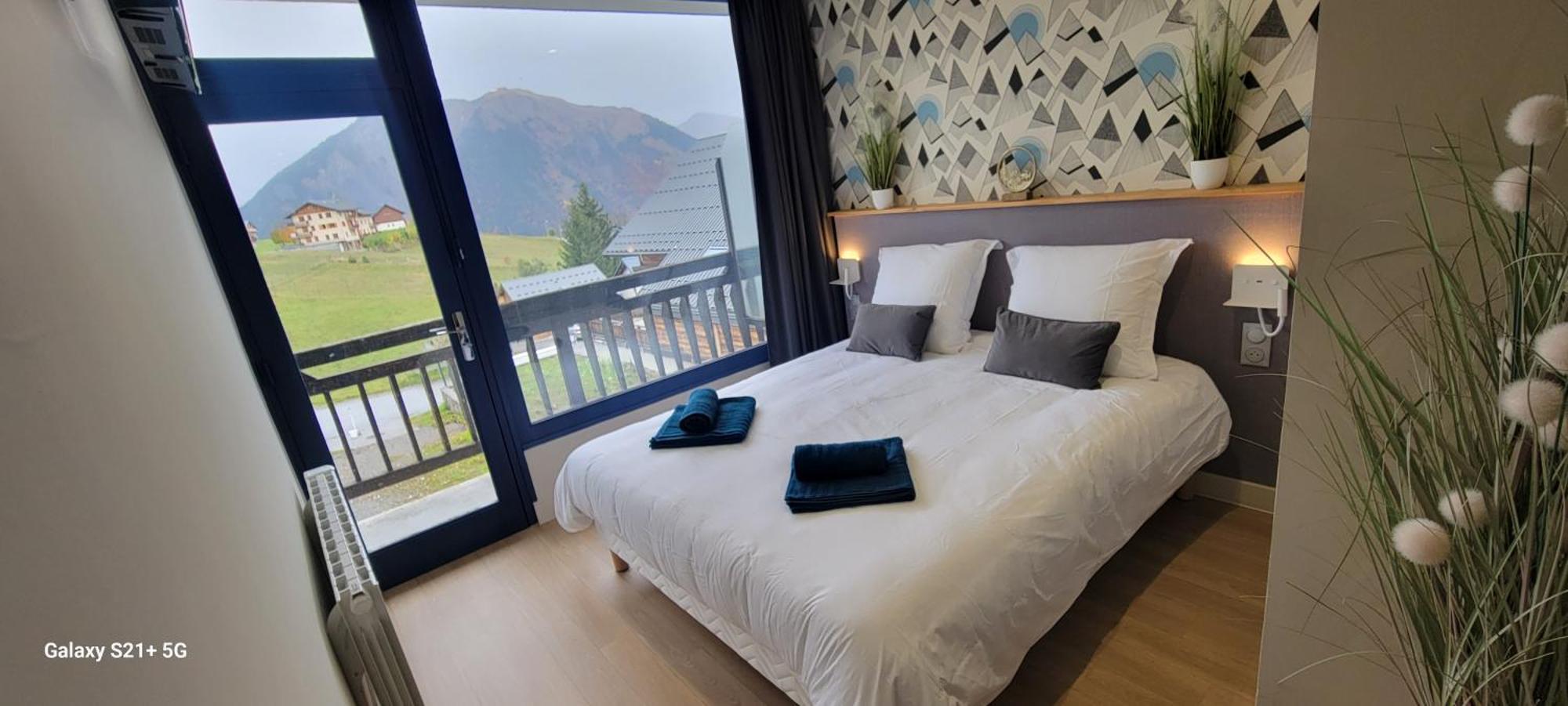 Hotel La Rua Албие-Монрон Екстериор снимка