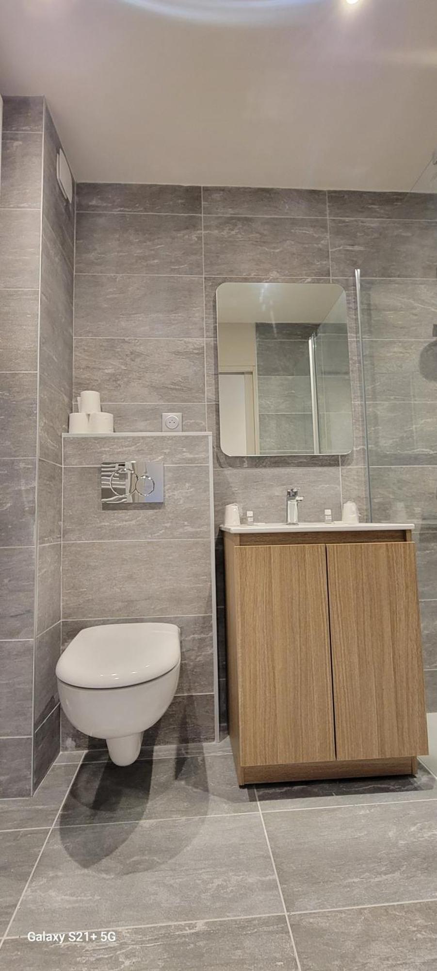 Hotel La Rua Албие-Монрон Екстериор снимка