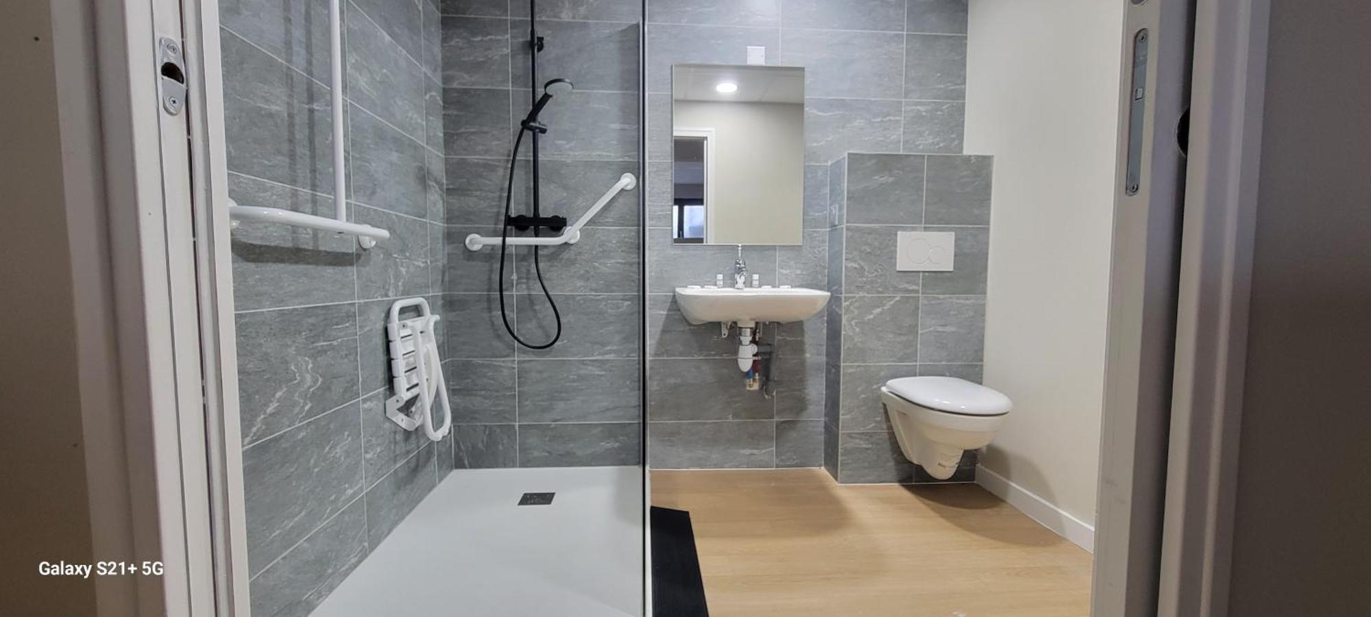 Hotel La Rua Албие-Монрон Екстериор снимка