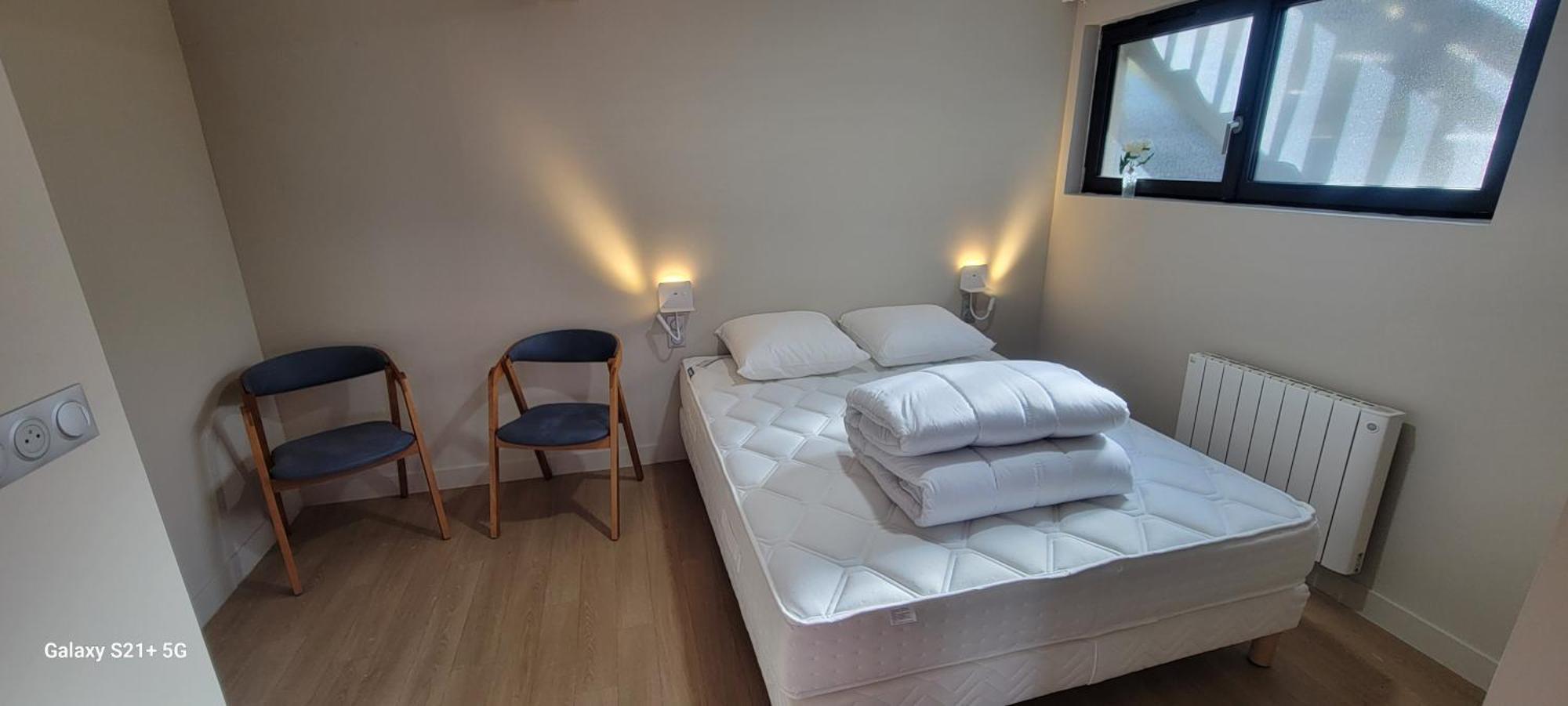 Hotel La Rua Албие-Монрон Екстериор снимка